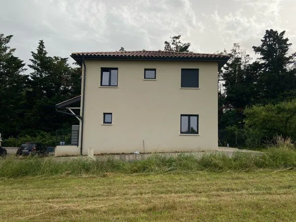 Maison + garage sur les hauteurs de Vernaison 