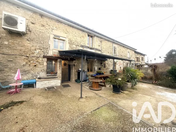 Maison de village 8 pièces 225 m² 