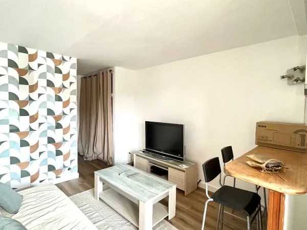 Studio 1 pièce 19 m² 
