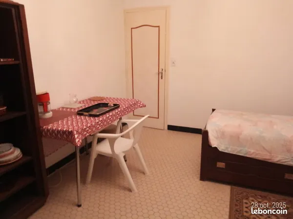 Loue Chambre meublée 