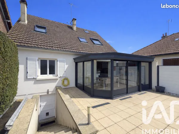 Pavillon 6 pièces 159 m² 