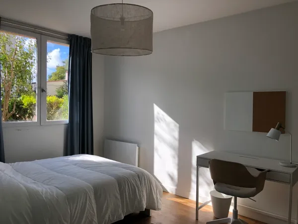 Loue chambre dans maison - 180m² 