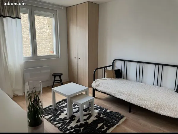 Loue studio meublé 