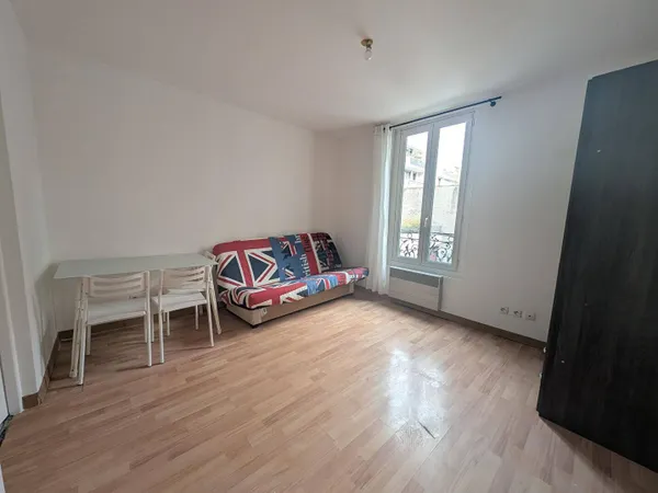 Studio 1 pièce 19 m² 