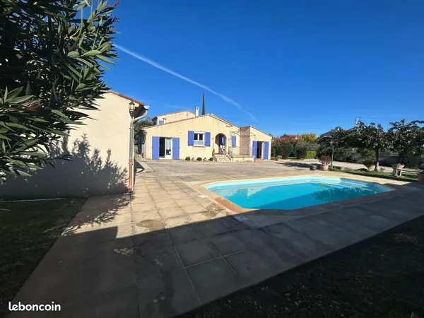 Villa 8 pièces 196 m² 
