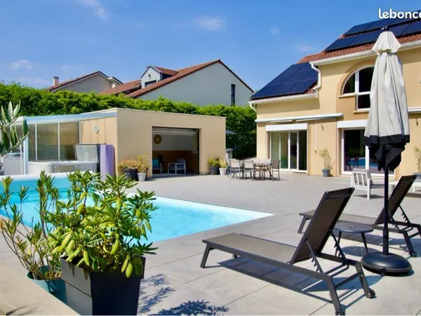 Maison individuelle moderne 