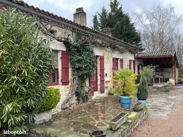 Propriété 10 pièces 237 m² 