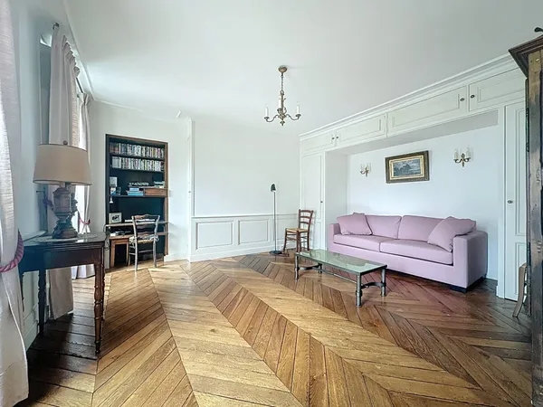 Vends bel appartement ancien 4 pièces 2 chambres 83m² en dernier étage à Versailles Montbauron 
