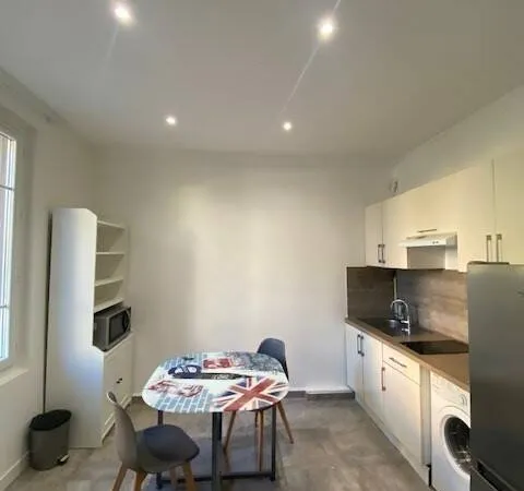 Studio 1 pièce 24 m² 