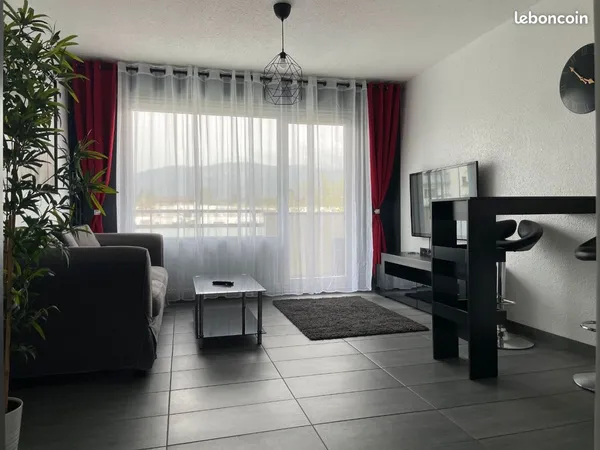 Appartement T1 meublé vue sur le Salève Appartement T1 meublé vue sur le Salève 