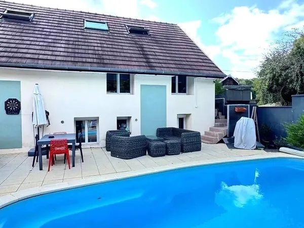 MAISON FAMILLIALE DE TYPE F6 
