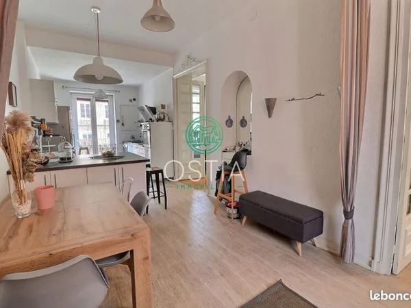 Appartement 6 pièces 197 m²