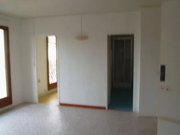 Studio 1 pièce 28 m² 