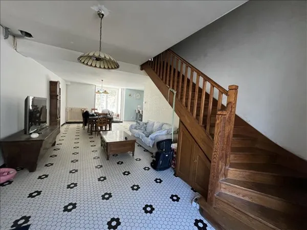 Maison de ville de 8 pièces principales 