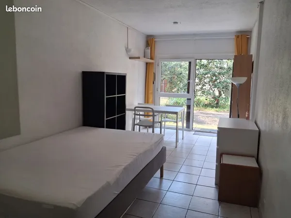 Beau studio meublé fac de droit 