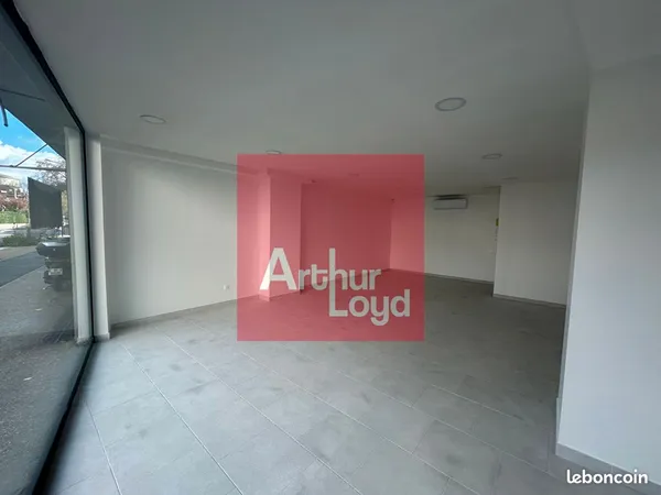 Local commercial 52 m² AGEN 