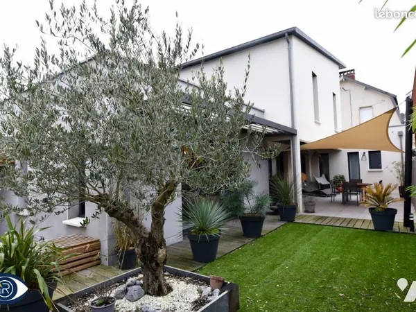 Pavillon 7 pièces 147 m² 