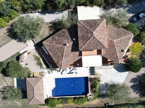 Maison 5 pièces 230 m² 