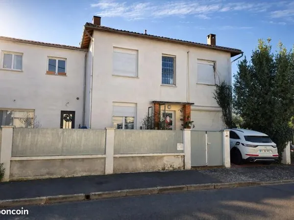 Maison 10 pièces 270 m² 