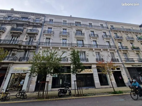 Appartement 5 pièces 143 m² 