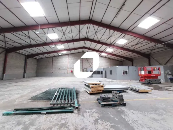 Local d'activité 750 m² 