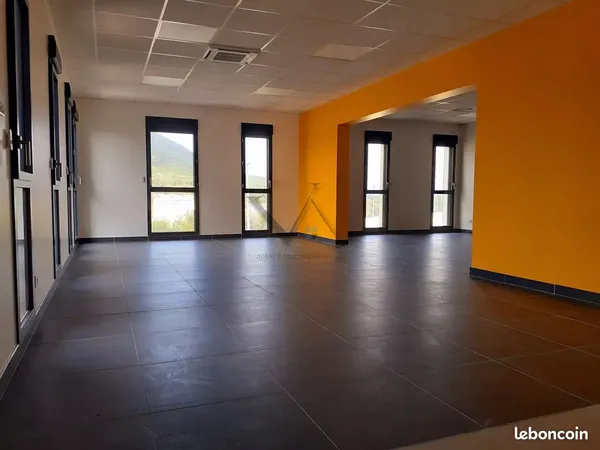 Bureaux 175 m² Malataverne 