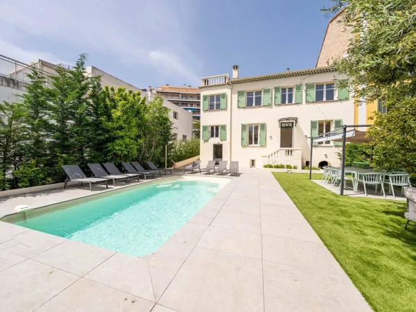 Villa 10 pièces 165 m² 
