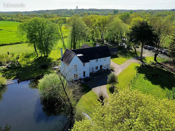 Propriété 8 pièces 260 m² 