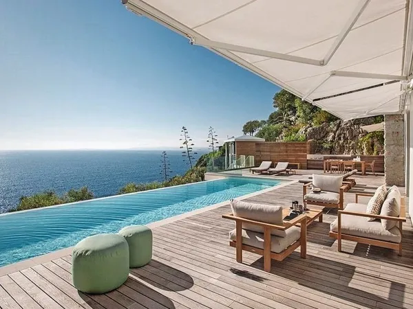 DUPLEX FACE MER AVEC PISCINE PRIVÉE 