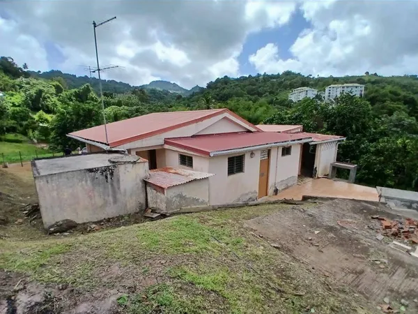 Propriété 4 pièces 90 m² 