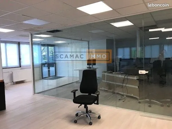 Bureau 200 m² 