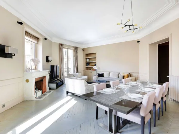 Appartement 4 pièces 155 m² 