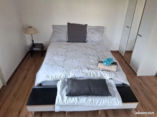 Etage entier dans maison avec 2 chambres 