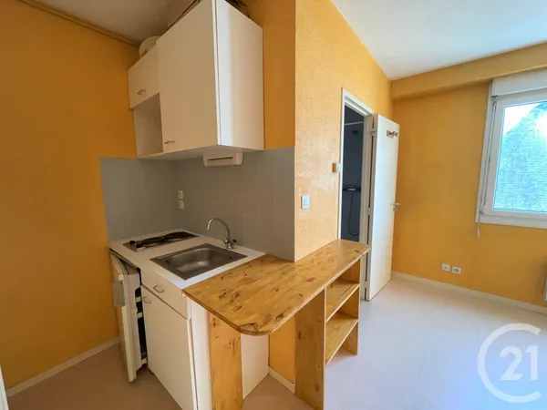 Appartement 1 pièce 14 m² 