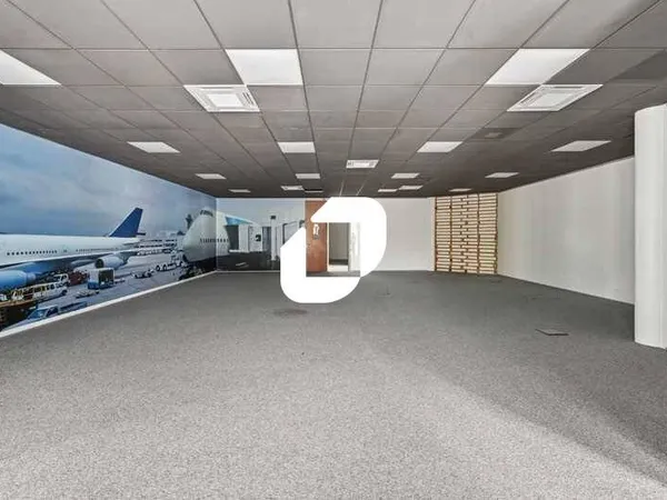 Bureaux 978 m² 