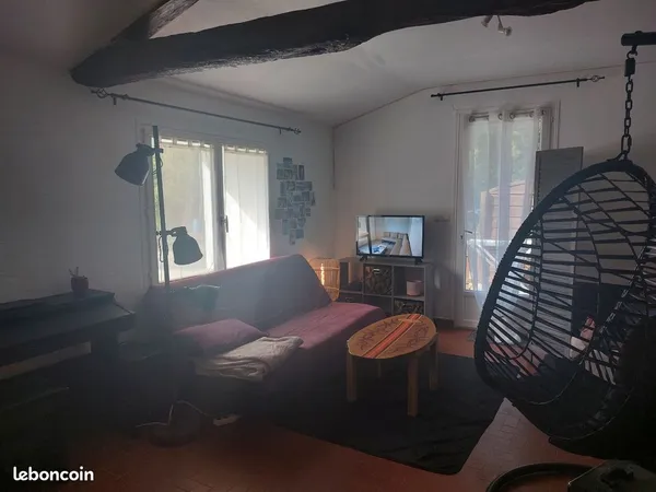 Très joli studio avec terrasse et parking 