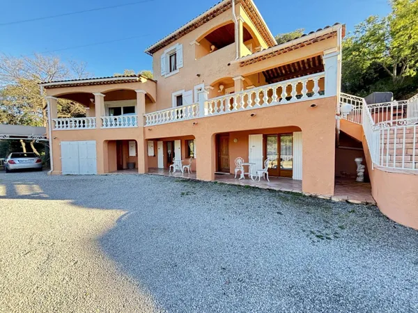 Maison 6 pièces 156 m² 