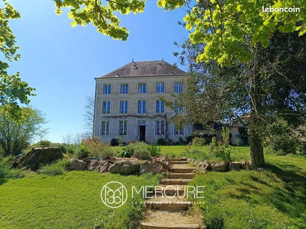Maison 290 m² Sommieres Du Clain 