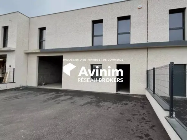 Local d'activité 184 m² 