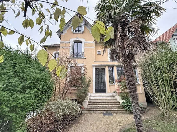 Maison 9 pièces 197 m² 