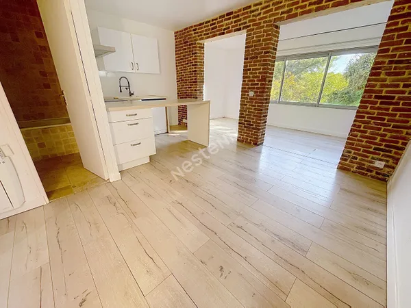 A LOUER VIDE Appartement T3 BANDOL la Peyrière 