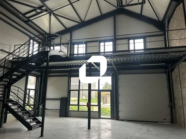 Bureaux - A LOUER - 510 m² divisibles à partir de 170 m² 