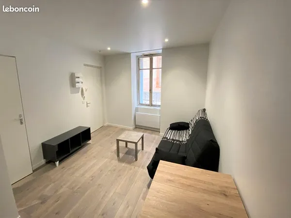 Studio 1 pièce 16 m² 