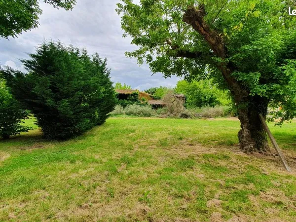 Terrain 520 m² Montussan 
