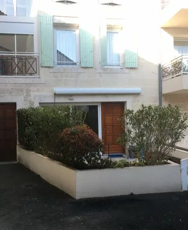 Studio a louer saintes 17100 