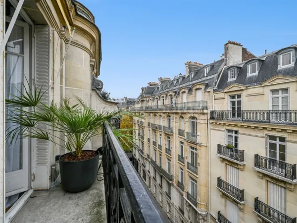 Appartement d'exception au dernier étage - Victor Hugo 