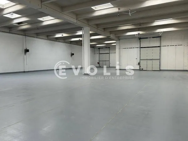 Local d'activité 7311 m² 