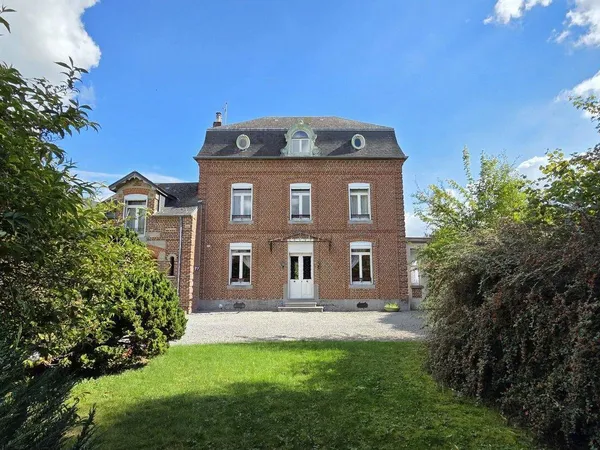 Maison 10 pièces 279 m² 