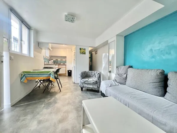 Studio 1 pièce 27 m² 
