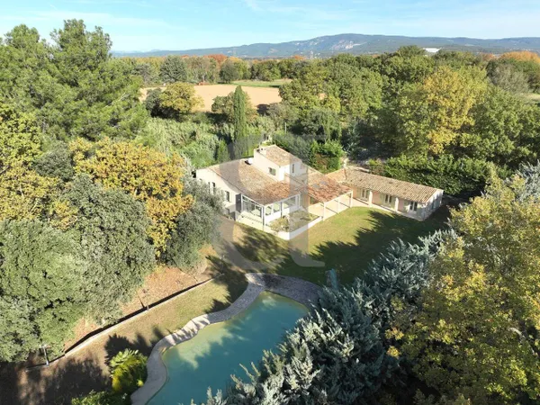 Villa 10 pièces 304 m² 